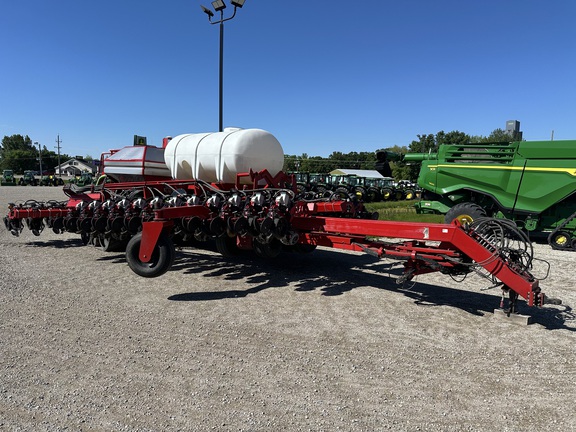 2018 AGCO White VE36 36R22 Planter