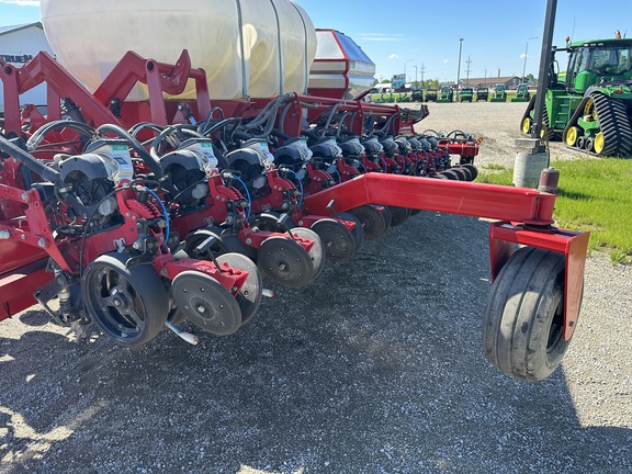 2018 AGCO White VE36 36R22 Planter