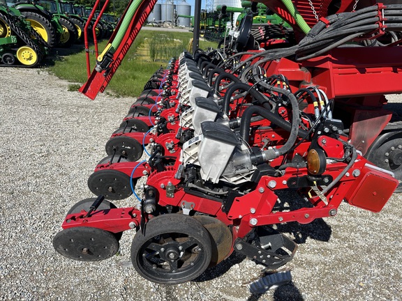 2018 AGCO White VE36 36R22 Planter