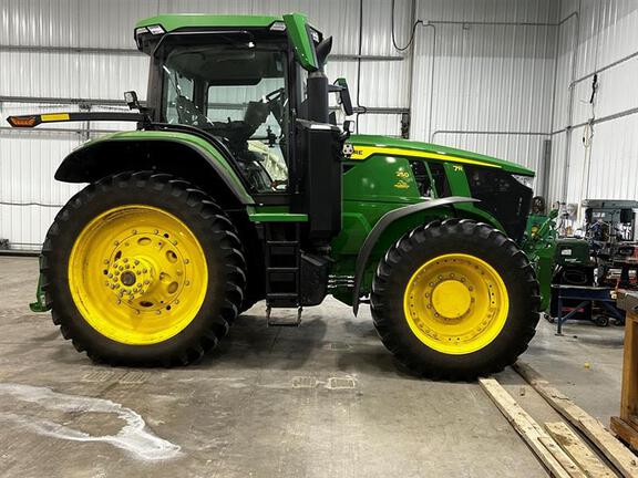 2023 John Deere 7R 250 Tractor