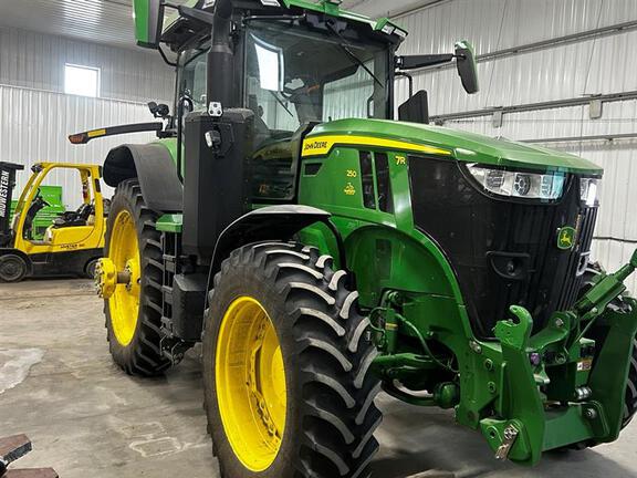 2023 John Deere 7R 250 Tractor