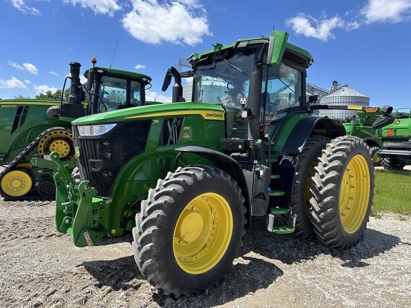 2023 John Deere 7R 250 Tractor