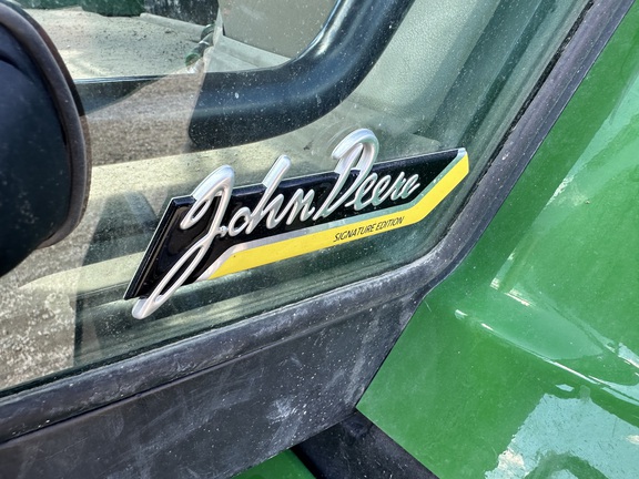 2023 John Deere 7R 250 Tractor