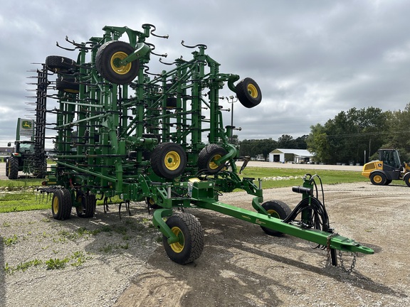 2023 John Deere 2230 Field Cultivator