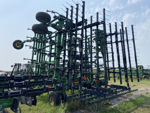 2014 John Deere 2210 Field Cultivator