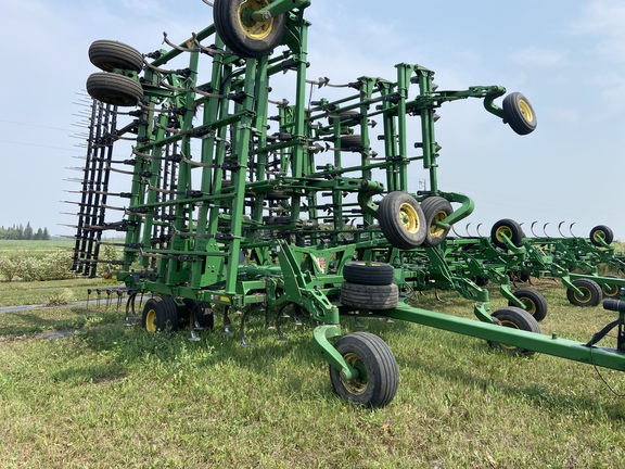 2014 John Deere 2210 Field Cultivator