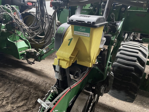 2011 John Deere DB80 Planter