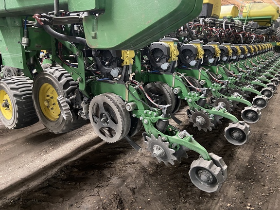 2011 John Deere DB80 Planter