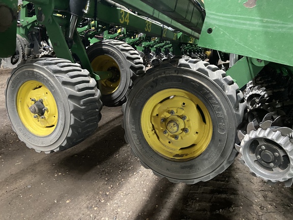 2011 John Deere DB80 Planter