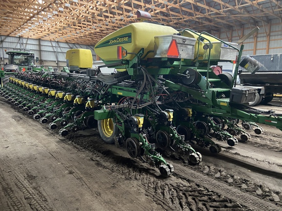 2011 John Deere DB80 Planter