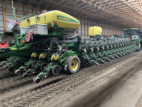 2009 John Deere DB80 Planter