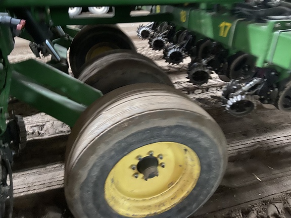 2009 John Deere DB80 Planter