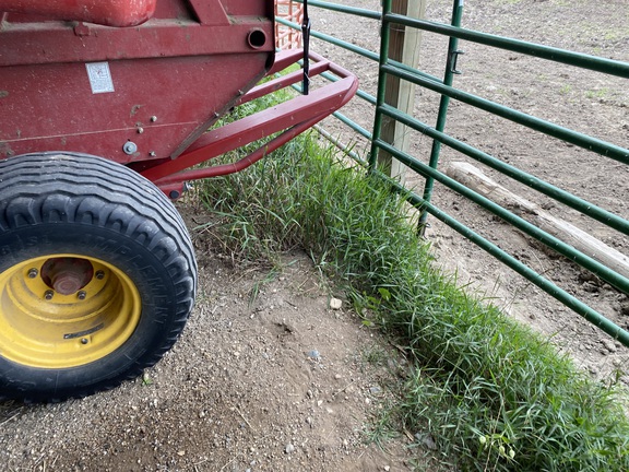 2016 New Holland Rollbelt 460 Baler/Round