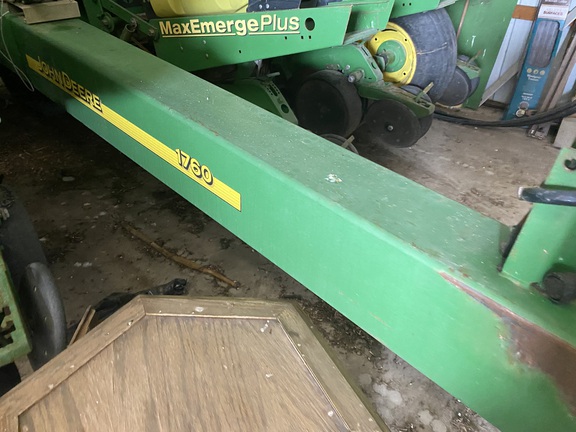 2004 John Deere 1760 Planter