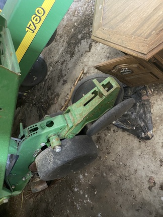 2004 John Deere 1760 Planter