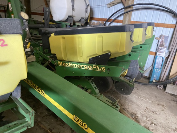 2004 John Deere 1760 Planter