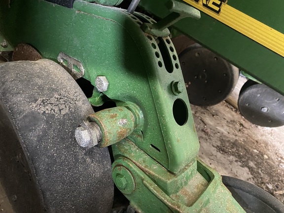 2004 John Deere 1760 Planter