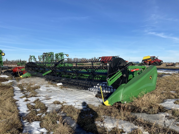 2023 John Deere HD40F Header Combine