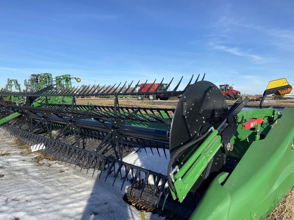 2023 John Deere HD40F Header Combine