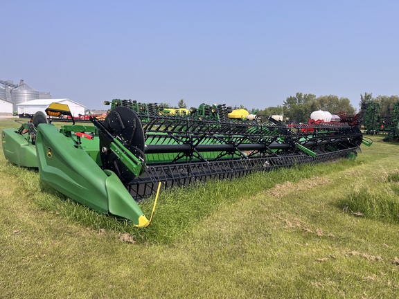 2023 John Deere HD40F Header Combine