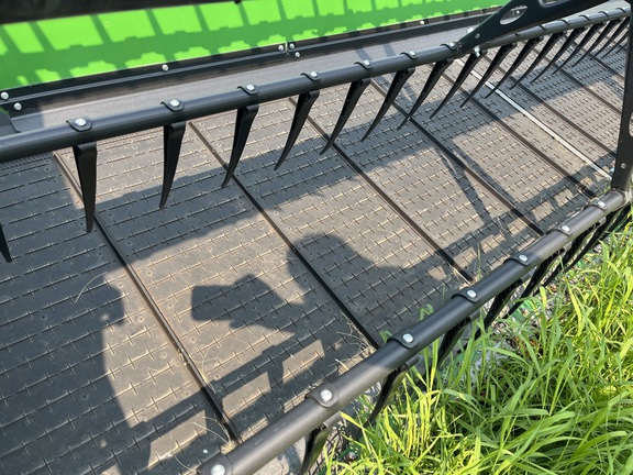 2023 John Deere HD40F Header Combine