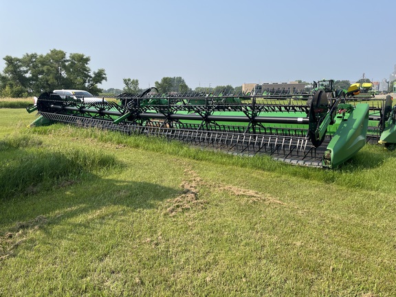 2023 John Deere HD40F Header Combine