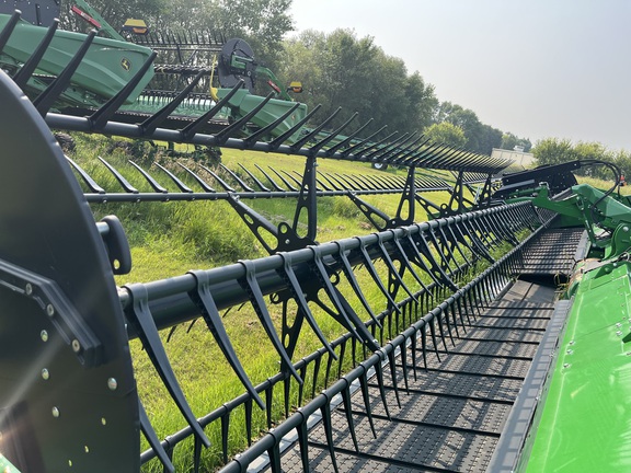 2023 John Deere HD40F Header Combine