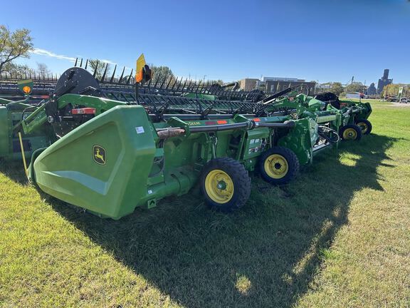 2023 John Deere HD40F Header Combine