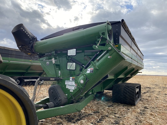 2023 Unverferth 2598 Grain Cart