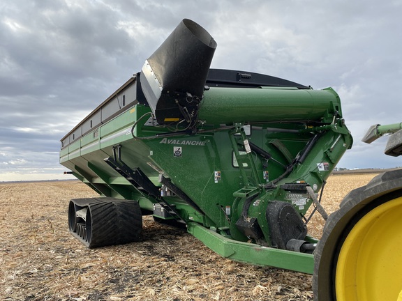 2023 Unverferth 2598 Grain Cart