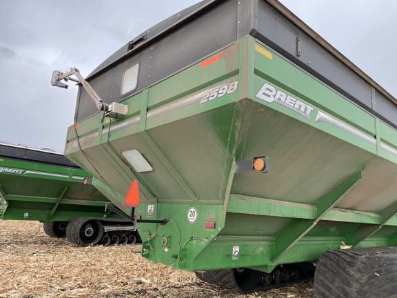 2023 Unverferth 2598 Grain Cart