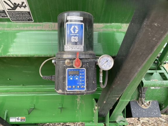 2023 Brent 2598 Grain Cart