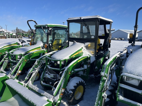 2021 John Deere 2025R Tractor Compact