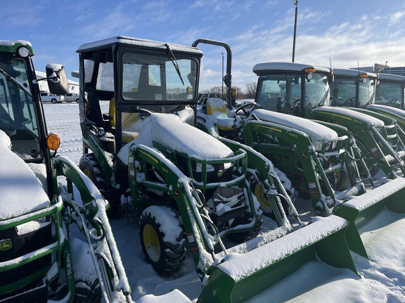 2021 John Deere 2025R Tractor Compact