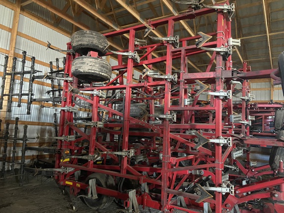 2013 Wil-Rich QX2 Field Cultivator