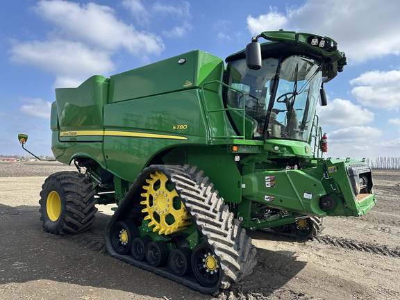 2024 John Deere S780 Combine