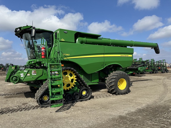 2024 John Deere S780 Combine