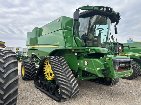 2024 John Deere S780 Combine