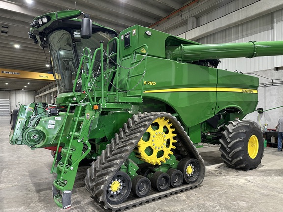 2024 John Deere S780 Combine