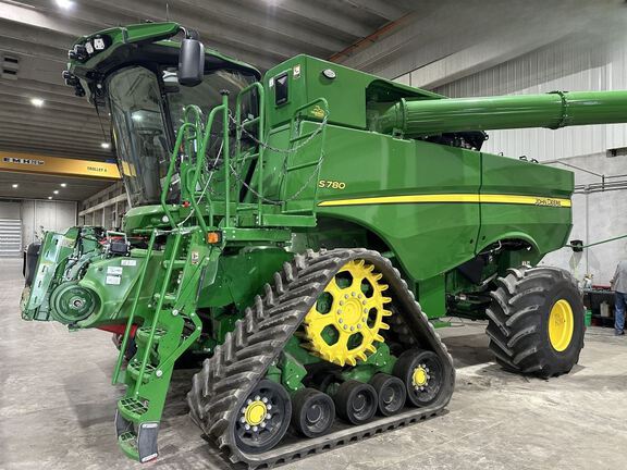 2024 John Deere S780 Combine