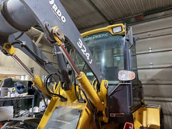 2013 John Deere 324J Compact Utility Loader