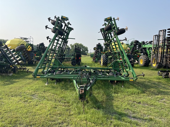 1989 John Deere 960 Field Cultivator
