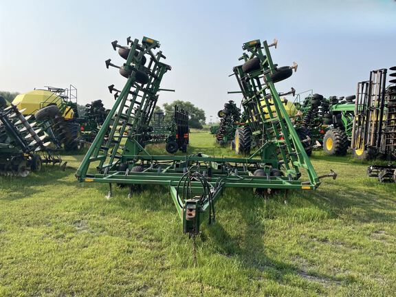 1989 John Deere 960 Field Cultivator
