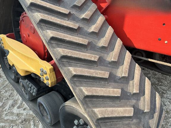 2019 Versatile 570DT Tractor Rubber Track
