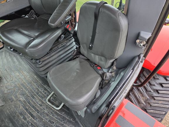 2019 Versatile 570DT Tractor Rubber Track