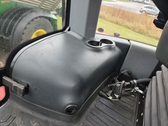 2019 Versatile 570DT Tractor Rubber Track