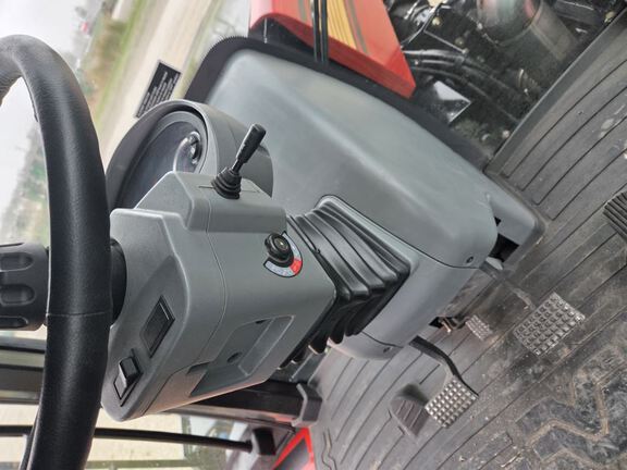 2019 Versatile 570DT Tractor Rubber Track