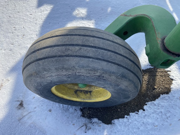 2014 John Deere 2210 Field Cultivator