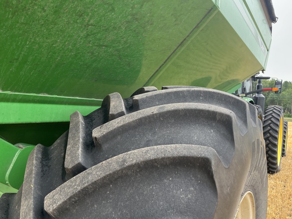 2013 Brent 1082 Grain Cart