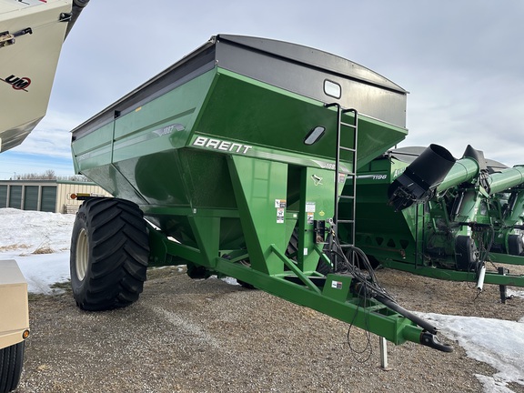 2013 Brent 1082 Grain Cart